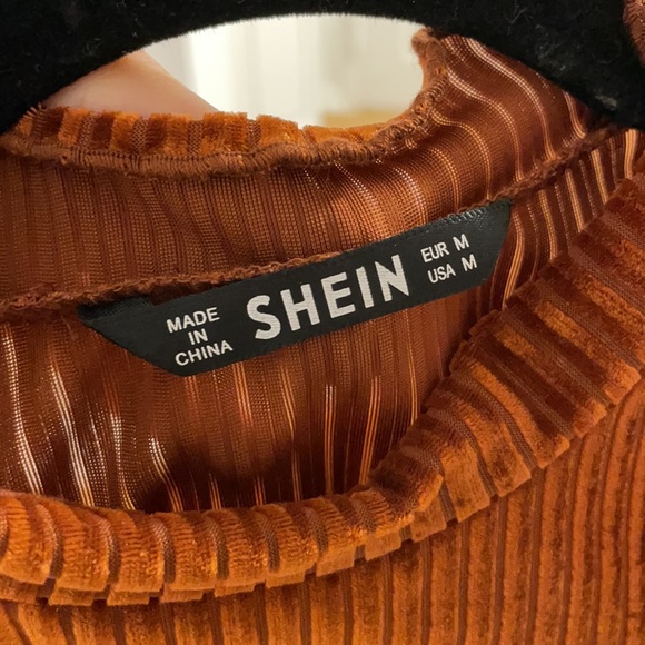 Shimmery fluted long sleeve top - Picture 3 of 3